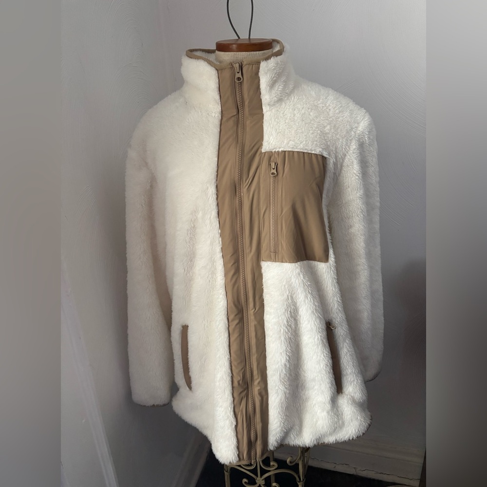 RARE Lands' End  Women's Sherpa Cream and Tan Teddy Jacket, Hidden pockets
